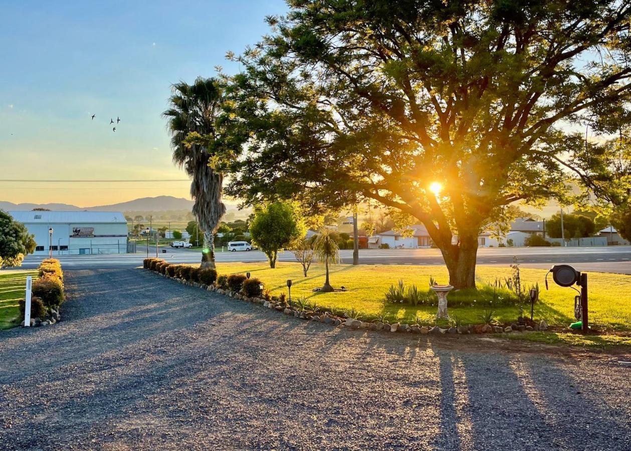 Quirindi Sunflower Motor Inn Esterno foto